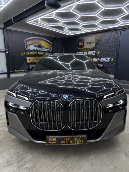 BMW SERIA 7 G70 4.0d 2024/ NightVision/Bowers&Wilkins/ Distronic/Bicolor