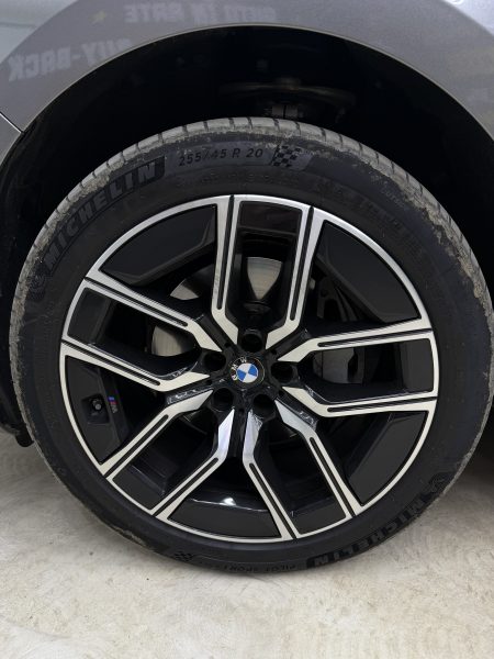 BMW SERIA 7 G70 4.0d 2024/ NightVision/Bowers&Wilkins/ Distronic/Bicolor