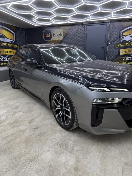 BMW SERIA 7 G70 4.0d 2024/ NightVision/Bowers&Wilkins/ Distronic/Bicolor