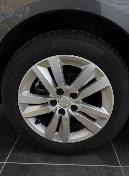 Peugeot 308 Facelift/Cutie Automata